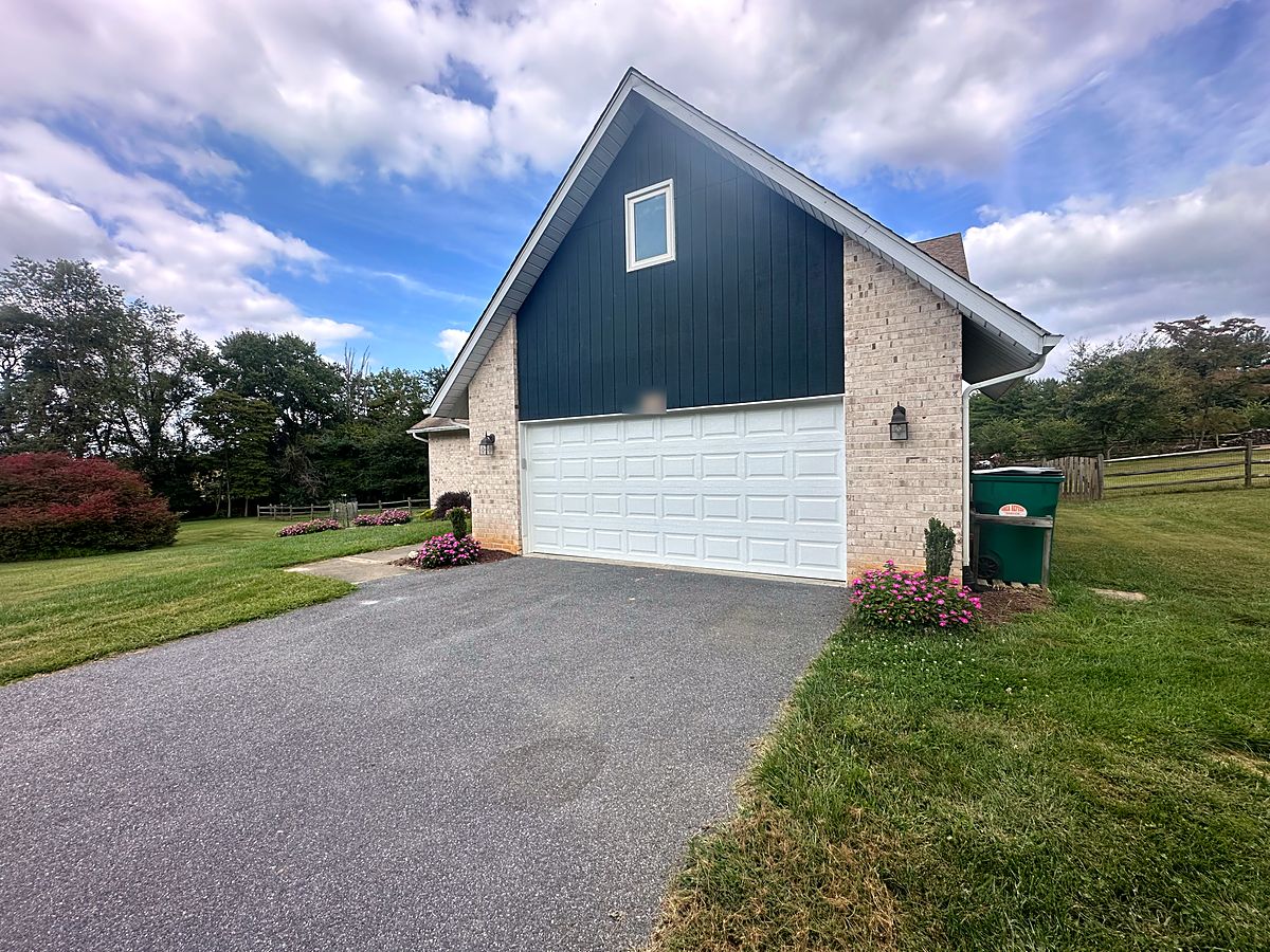 The same Marriottsville garage seen from the driveway